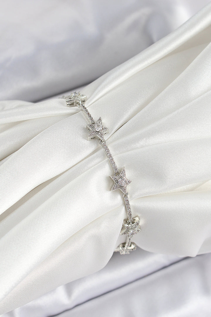 EBJ Rice Zircon Stone Lined Star Model Silver Color Women's Bracelet - Xalapa