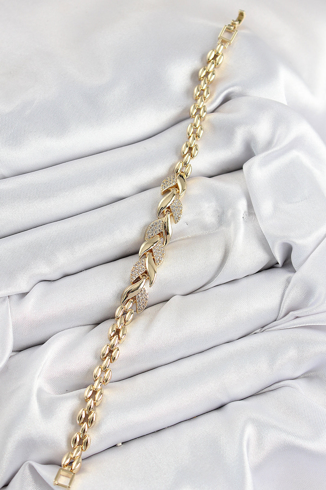 EBJ Rice Zircon Stone Fish Tail Model Gold Color Women's Bracelet - San Francisco