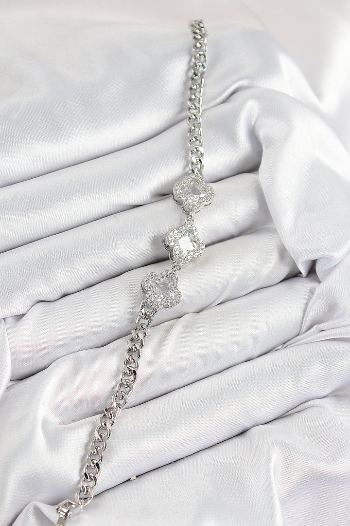 EBJ Rice Zircon Stone Clover Model Silver Color Women's Bracelet - Lorain