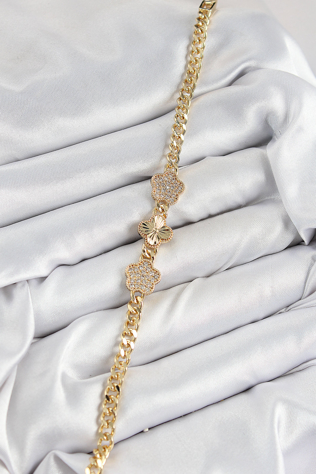 EBJ Rice Zircon Stone Clover Model Gold Color Women's Bracelet - West Hollywood