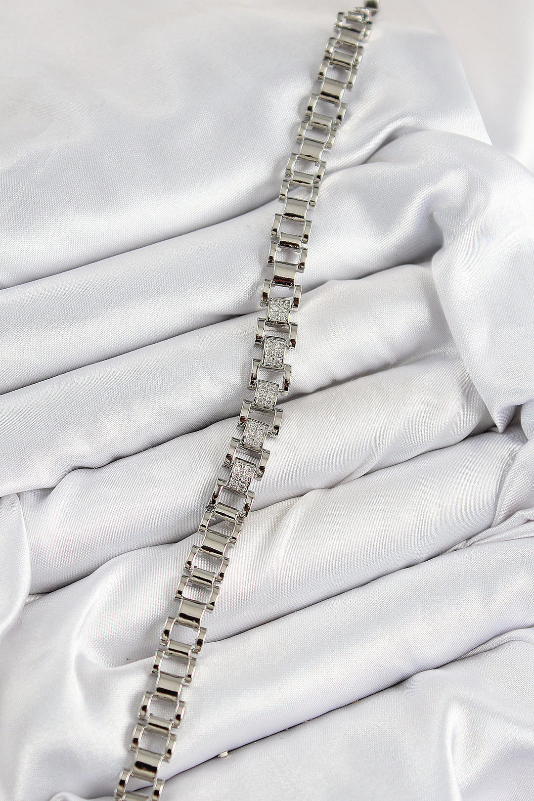 EBJ Rice Zircon Stone Detailed Model Silver Color Women's Bracelet - Royal Tunbridge Wells