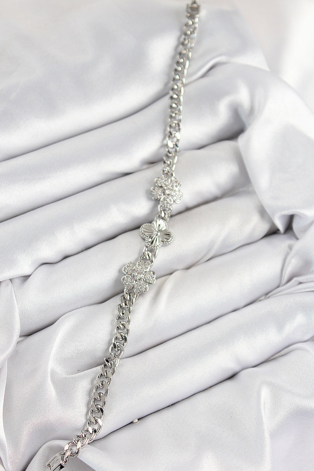 EBJ Rice Zircon Stone Clover Model Silver Color Women's Bracelet - Sevran