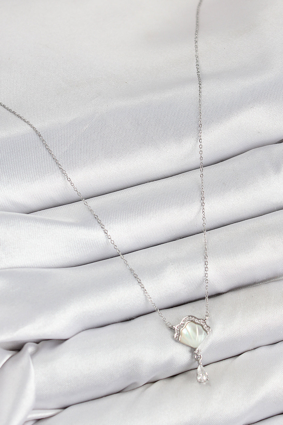 EBJ Rice Zircon Stone Oyster Model Silver Color Women's Necklace - Spoleto