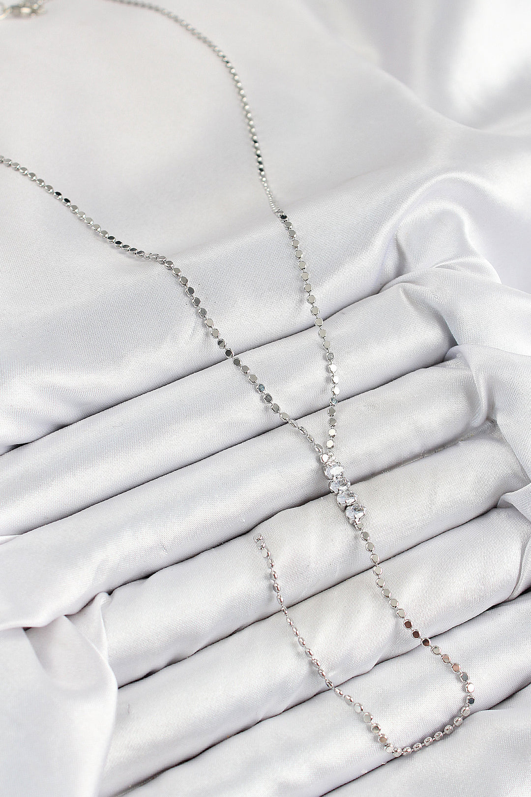 EBJ Rice Zircon Stone Crushed Chain Model Silver Color Y Necklace - Fuenlabrada