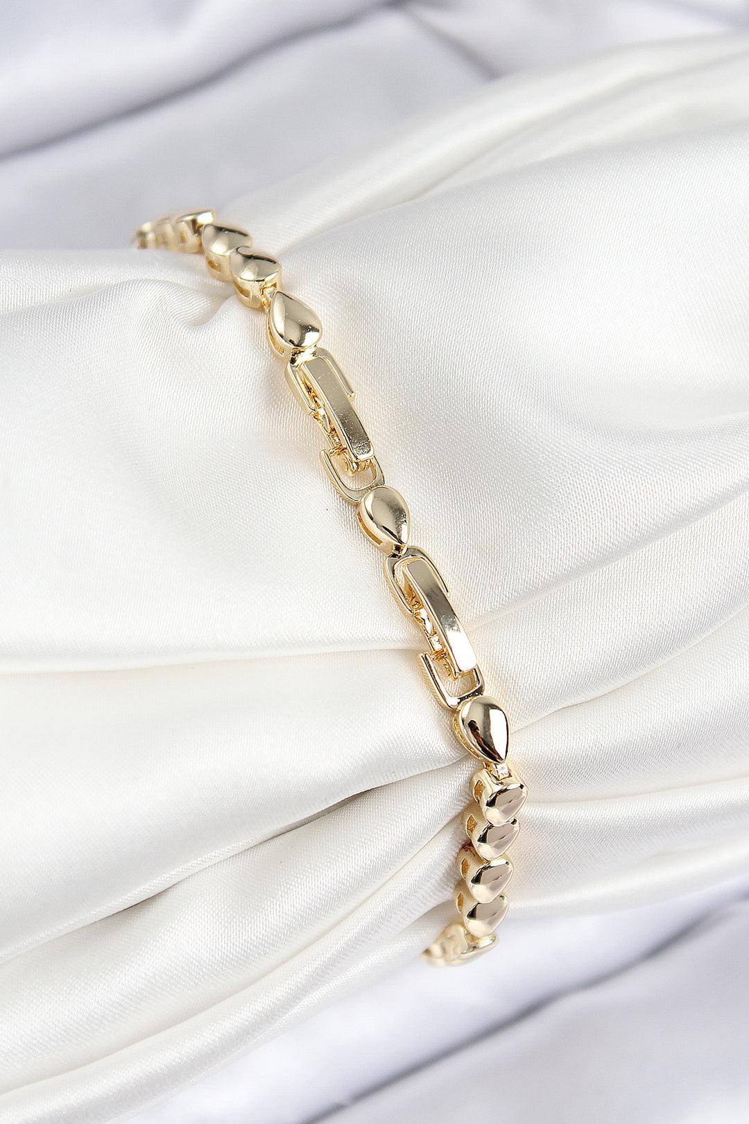 EBJ VIP Gold Color Women's Bracelet with Rice Zircon Stone Droplet Design - Vasto