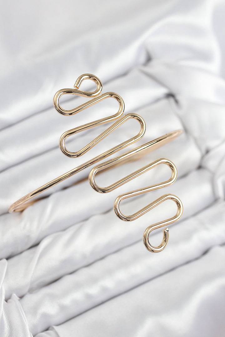 EBJ Rice Curved Model Gold Color Women's Arm Bracelet - Woolwich