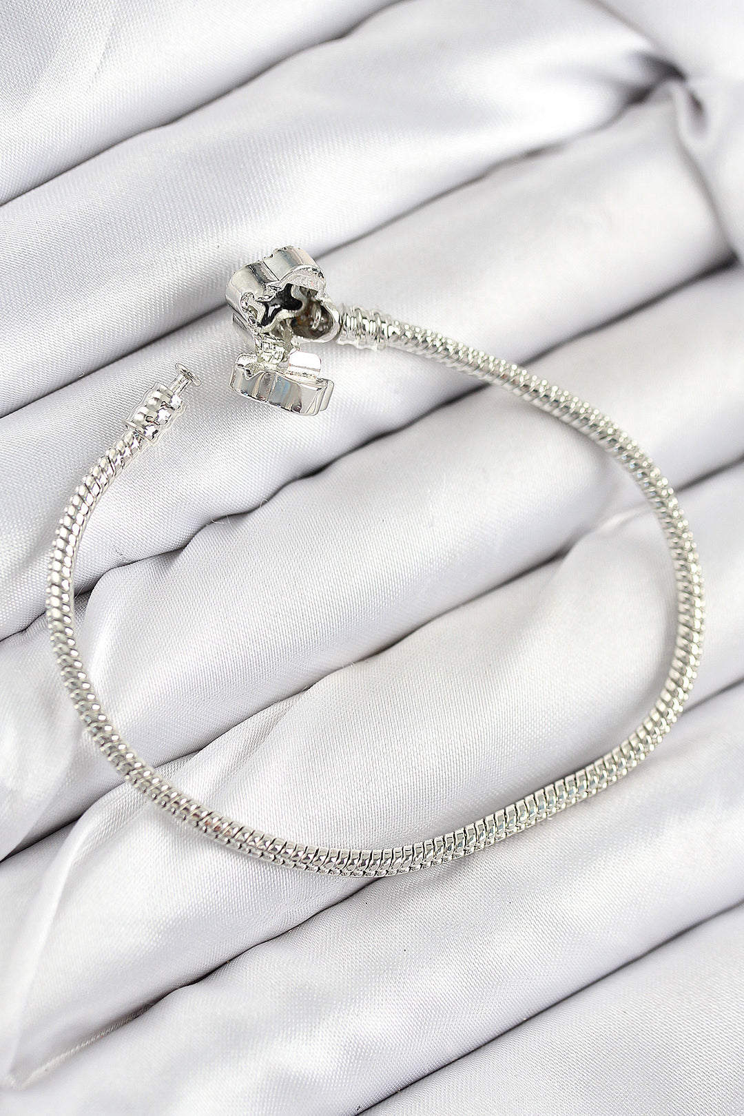 EBJ Rice Charm Clover Model Silver Color Women's Bracelet with Zircon Stone - Le Cannet