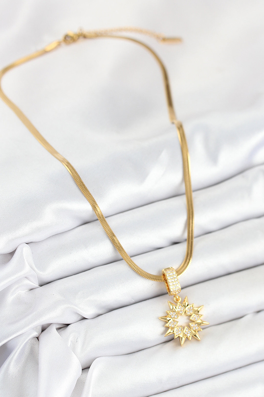 EBJ 316L Stainless Steel Star Model Necklace with Zircon Stone in Gold Color for Women - San Pedro Garza García