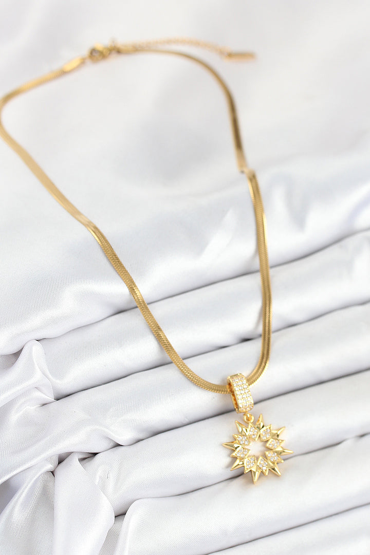 EBJ 316L Çelik Zirkon Taşlı Yıldız Model Gold Renk Kadın Kolye - Backnang