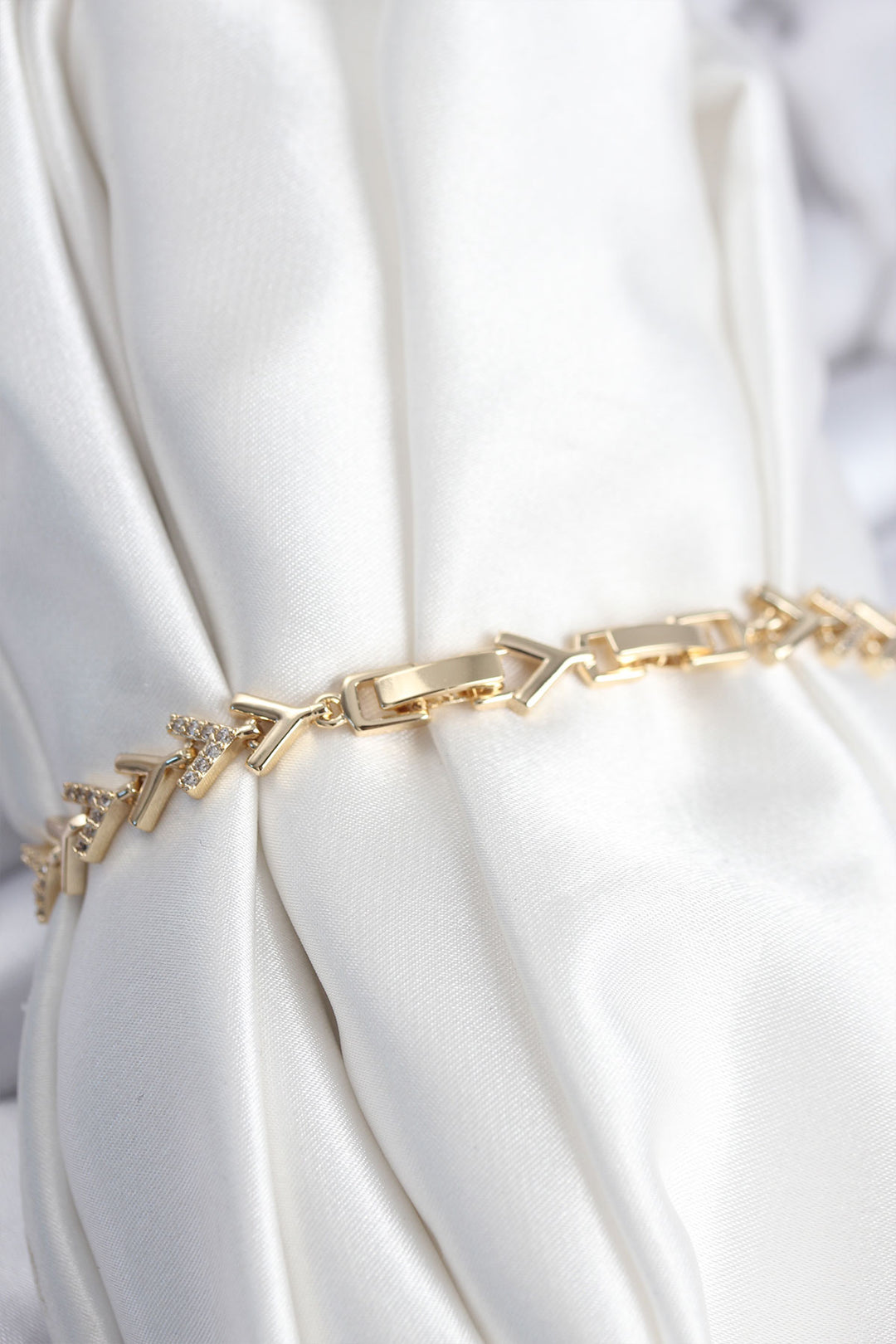 EBJ Pirinç VIP Seri Gold Zirkon Taşlı Balık Sırtı Model Kadın Bileklik - Wildwood