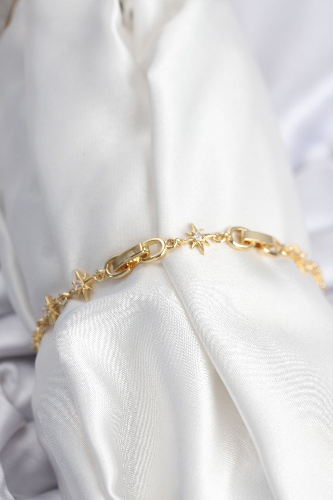 EBJ Pirinç VIP Seri Gold Renk Sıralı Kutup Yıldızı Kadın Bileklik - Falkensee