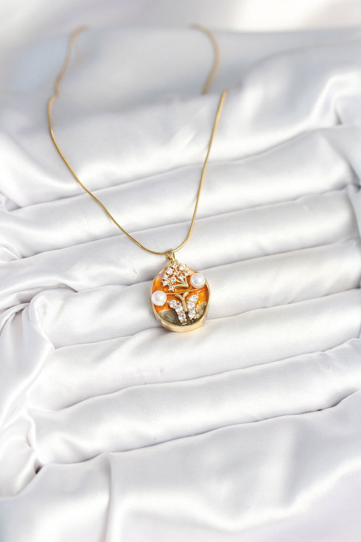 EBJ 316L Çelik Zincir Kelebek Model Sanatsal Portre Kadın Kolye - Goes