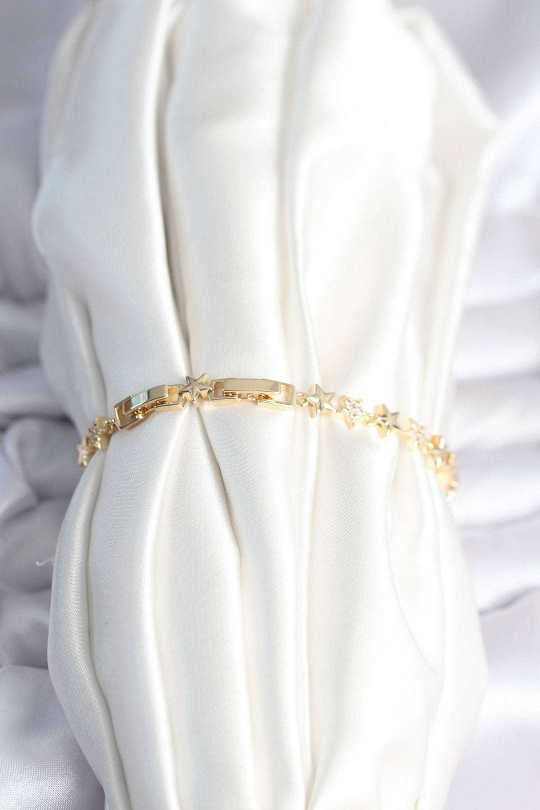 EBJ Pirinç Gold Renk Yıldız Model Kadın Bileklik - Gresham