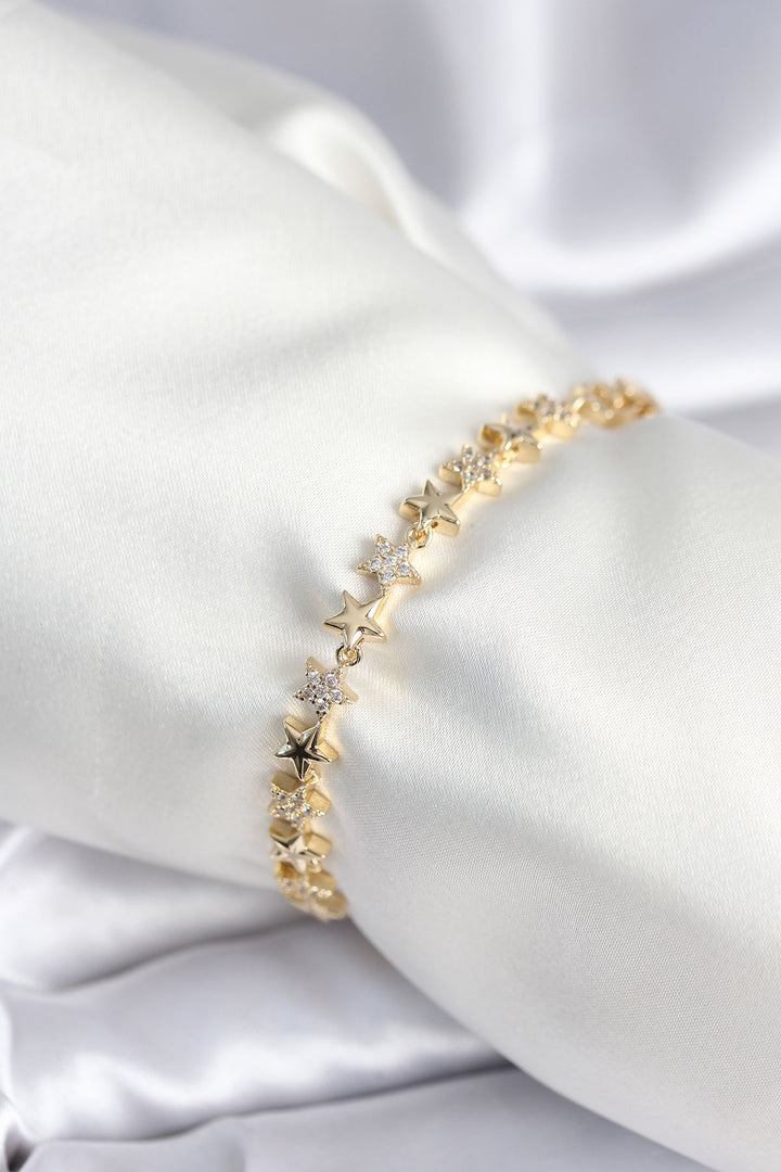 EBJ Pirinç Gold Renk Yıldız Model Kadın Bileklik - Gresham