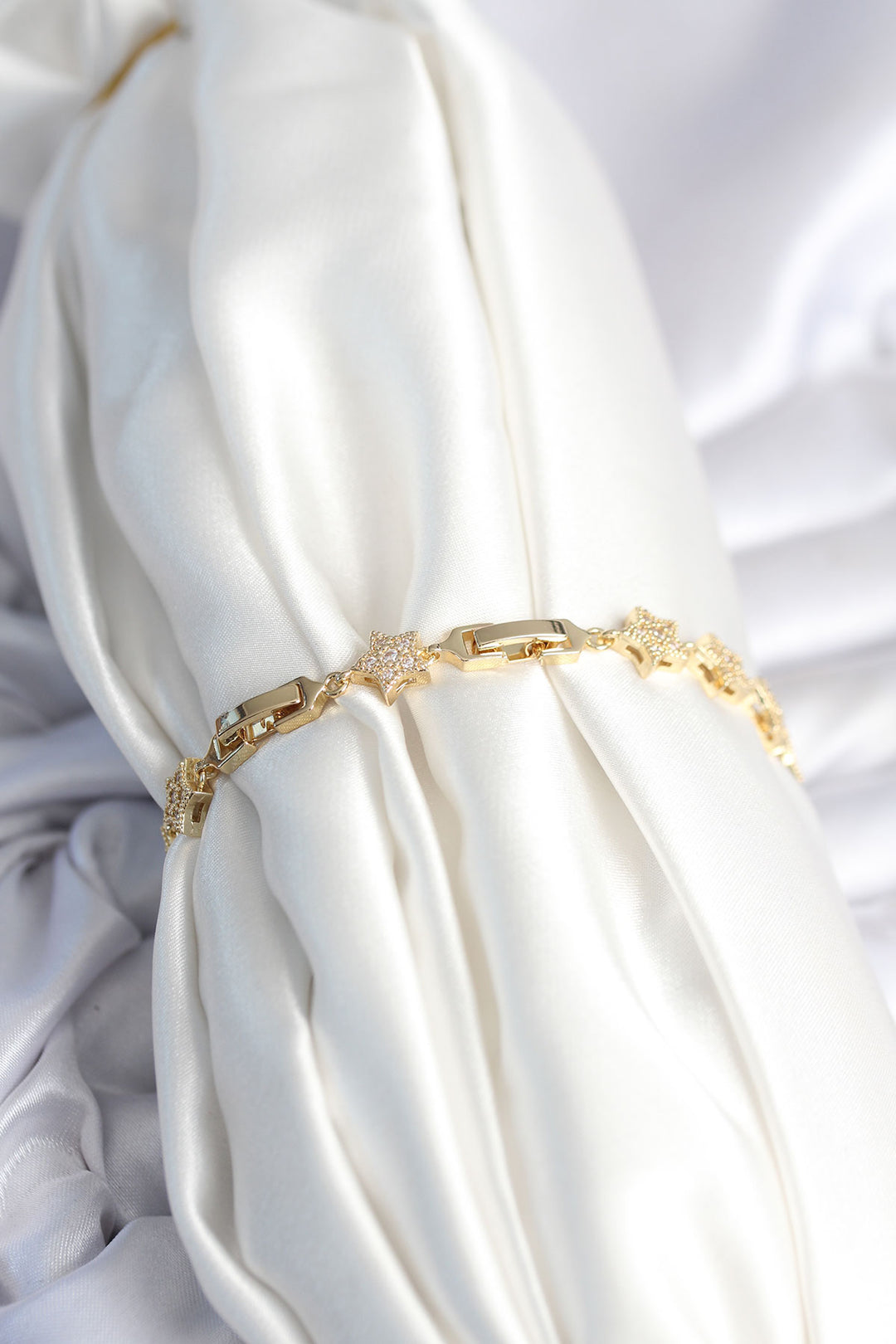 EBJ Pirinç Gold Renk Yıldız Model Kadın Bileklik - Dunedin