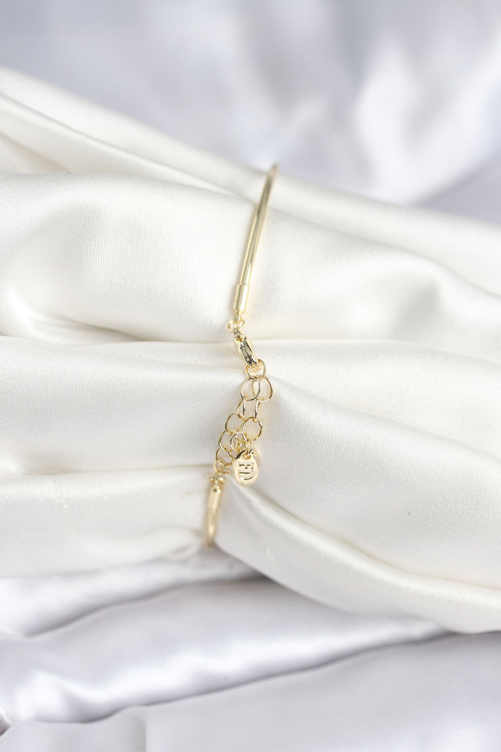 EBJ Fly Figure Gold Color Rice Women's Bracelet - Billerica