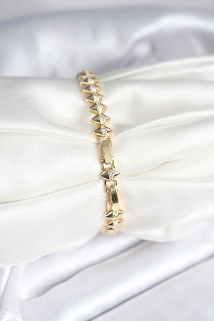 EBJ Pirinç Gold Renk Zirkon Taşlı Baklava Model Kadın Bileklik - Narón