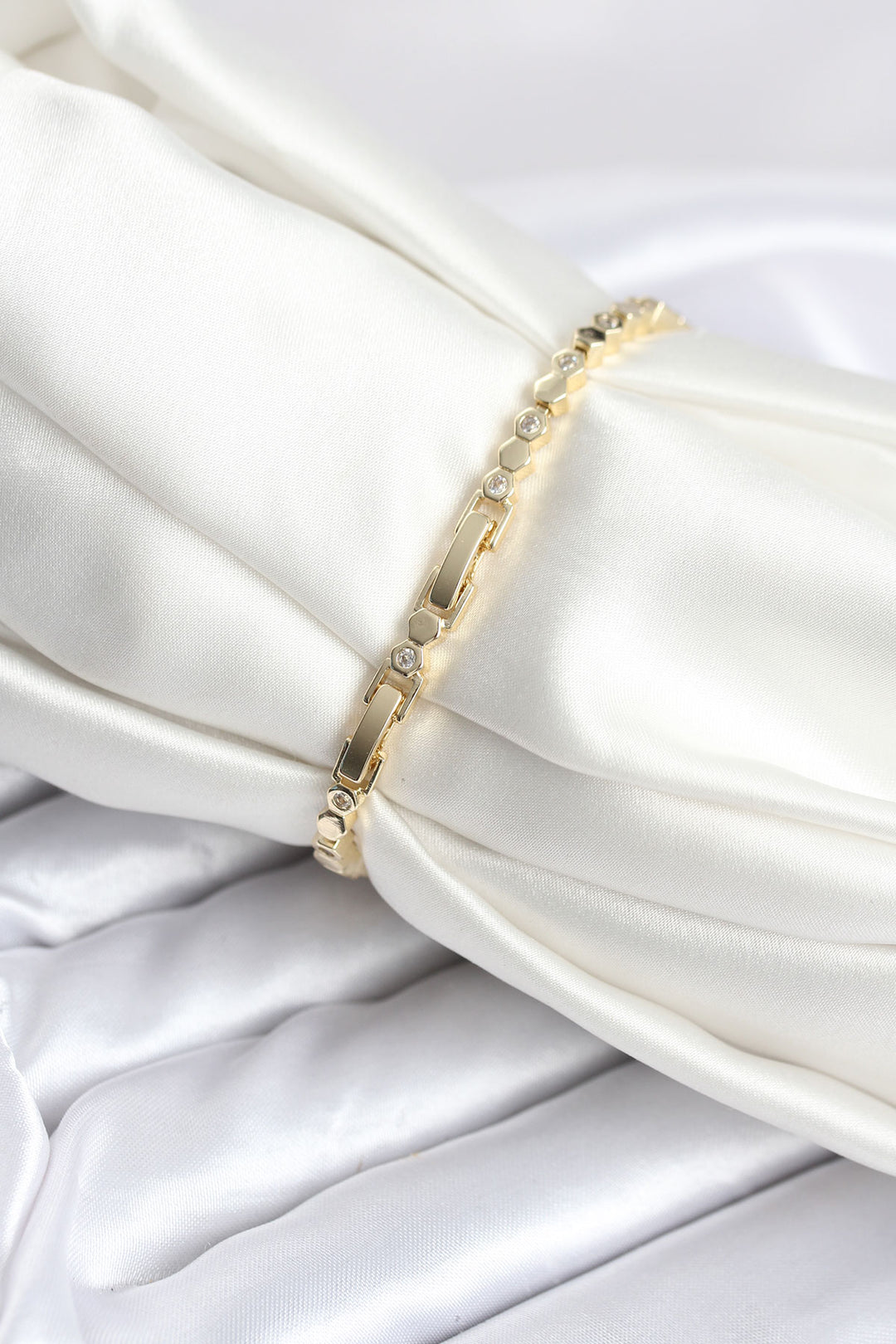 EBJ Rice Gold Color Thin Honeycomb Pattern Women's Bracelet - Oleiros