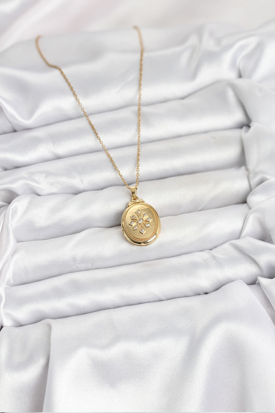 EBJ 316L Stainless Steel Chain Gold Color Locket Pendant Women's Necklace - Ílion