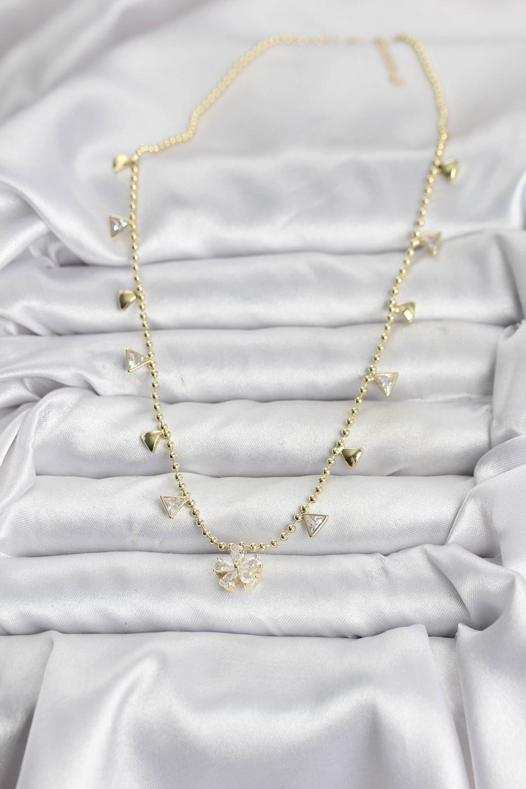 EBJ Pirinç Gold Renk Zirkon Taşlı Çiçek Model Kadın Kolye - Sutton