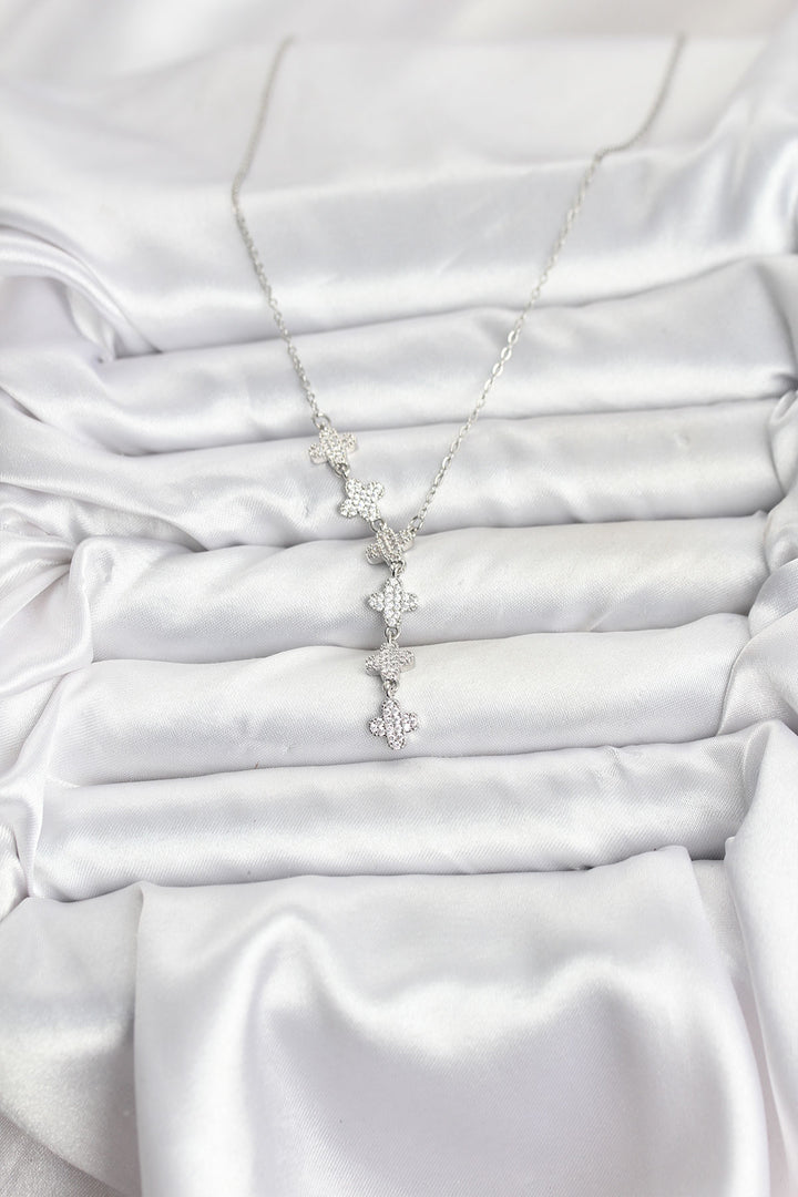 EBJ 316L Çelik Zincir Gümüş Renk Yonca Model Kadın Kolye - Huntington Park