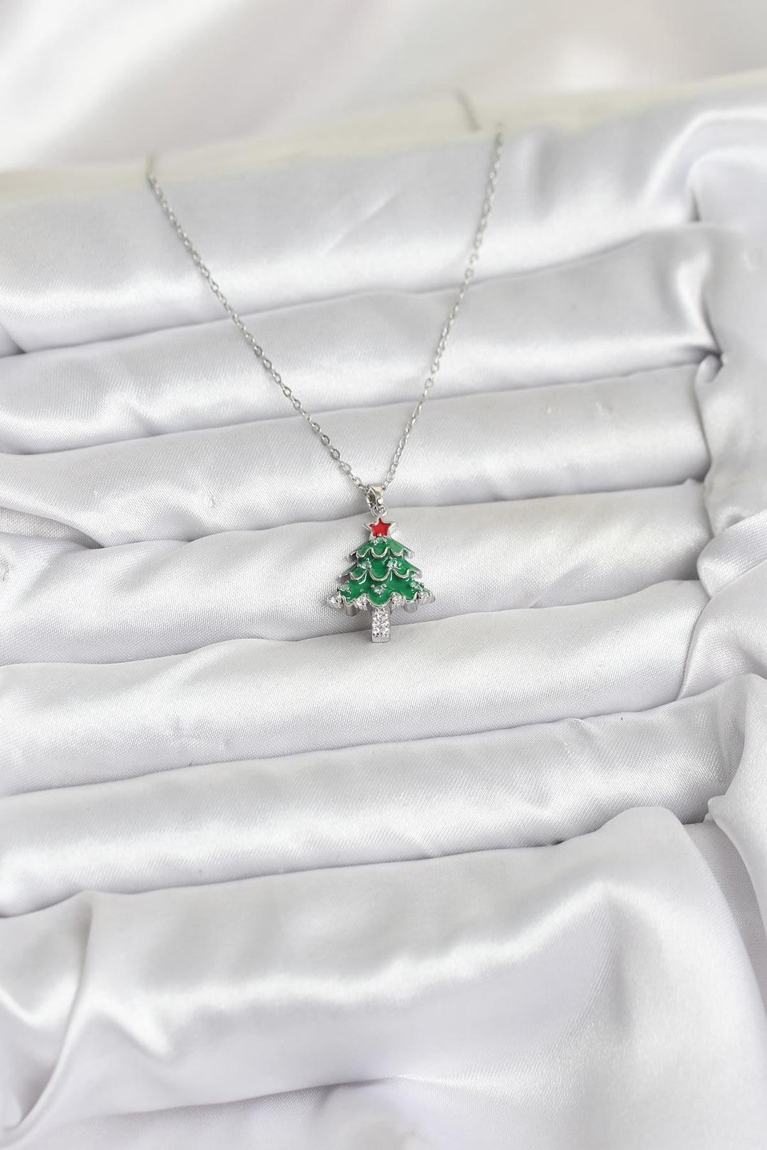 EBJ 316L Çelik Zincir Gümüş Renk Çam Ağacı Model Yılbaşı Temalı Kadın Kolye - Waterlooville