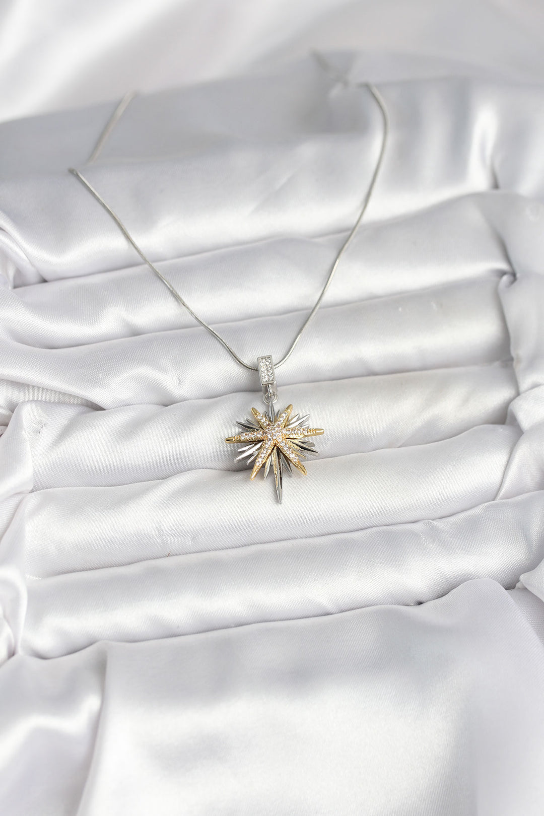 EBJ 316L Çelik Zincir Gümüş Renk Kutup Yıldızı Model Kadın Kolye - Piedras Negras