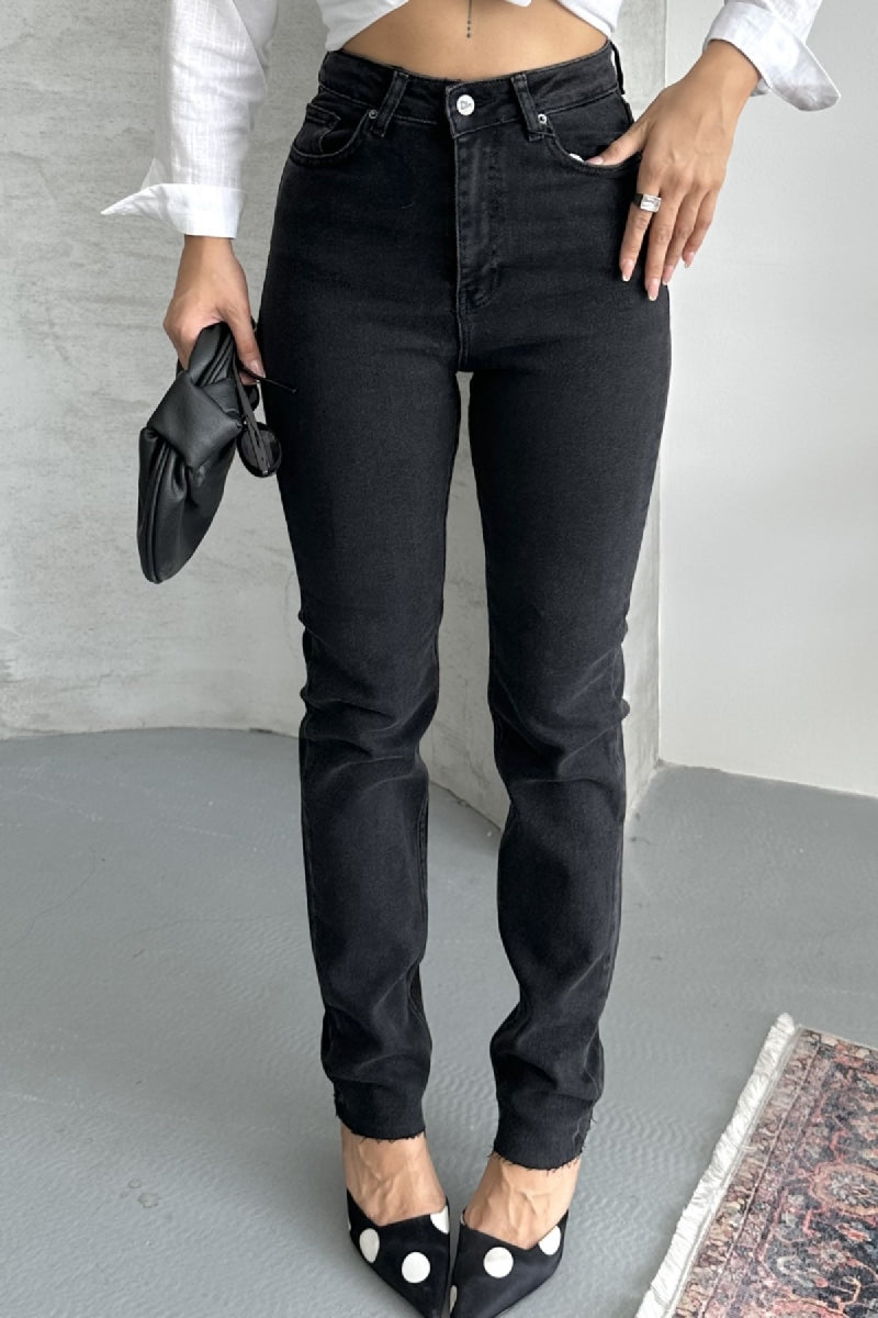 XLJ Mom Fit Jeans - Innisfil