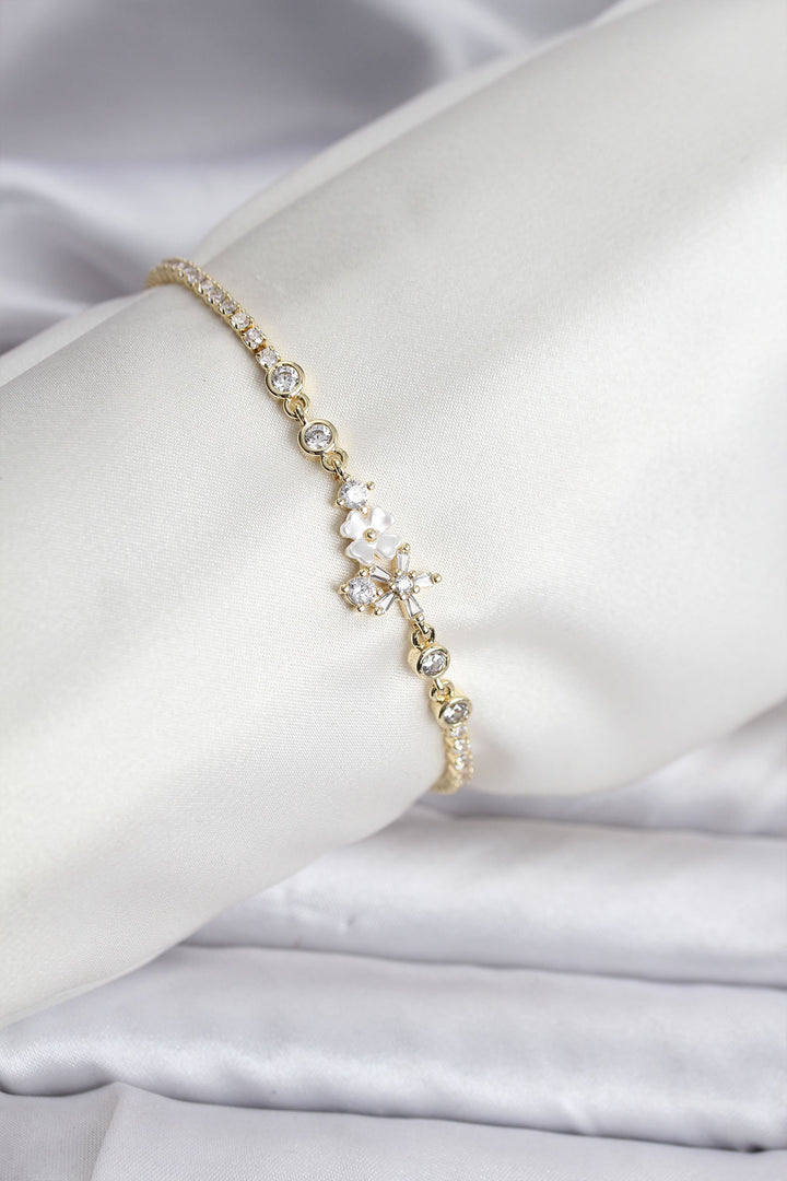 EBJ Çiçekli Model Zirkon Taşlı Gold Renk Su Yolu Kadın Bileklik - Cuenca