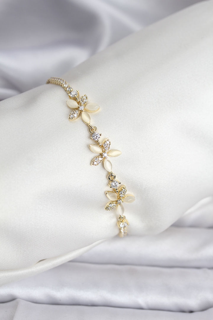 EBJ Çiçek Model Zirkon Taşlı Gold Renk Pirinç Su Yolu Kadın Bileklik - Venlo