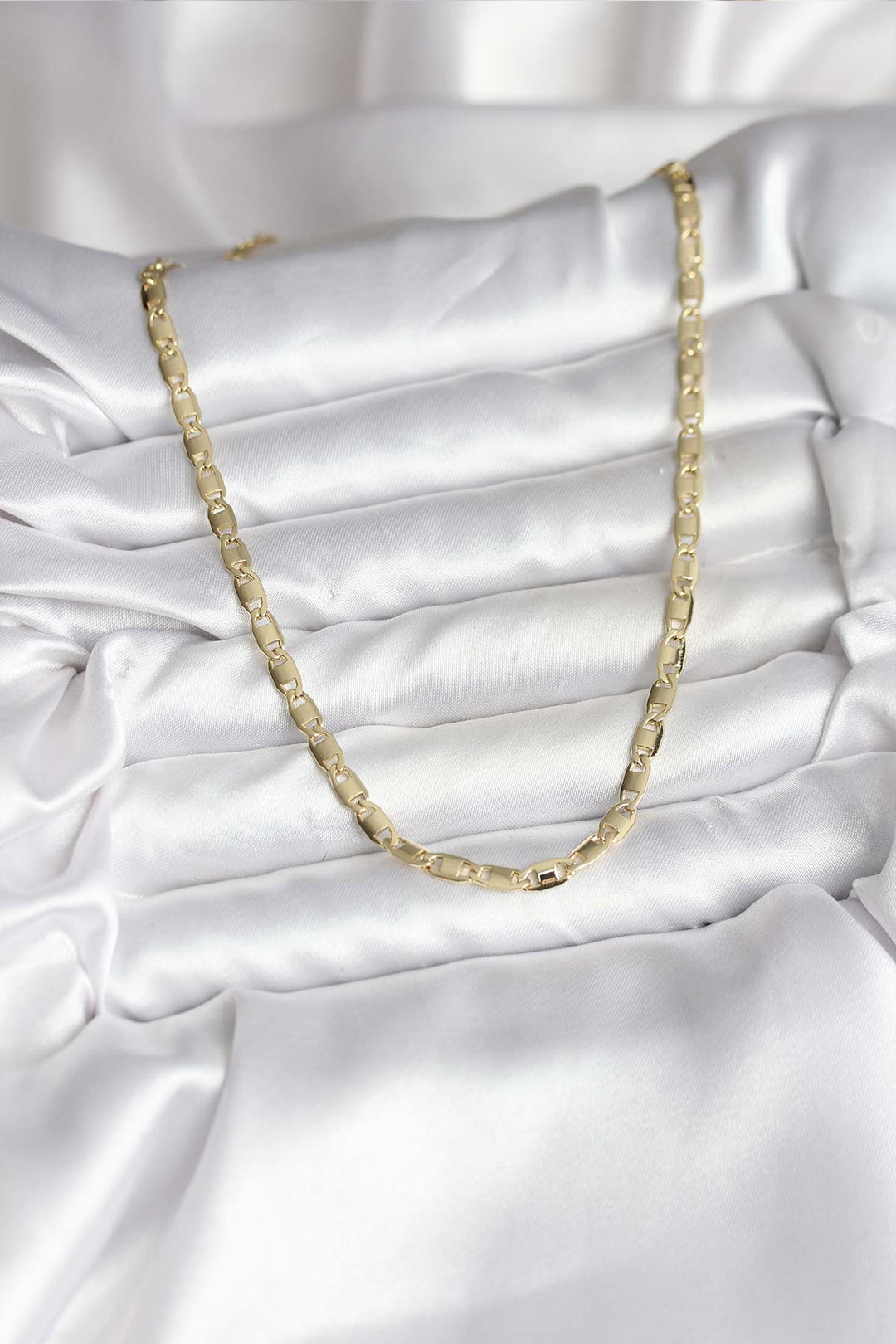 EBJ 14K Gold Renk Kaplama Plaka Ezme Model Zincirli CM Kadın Kolye - Hilliard