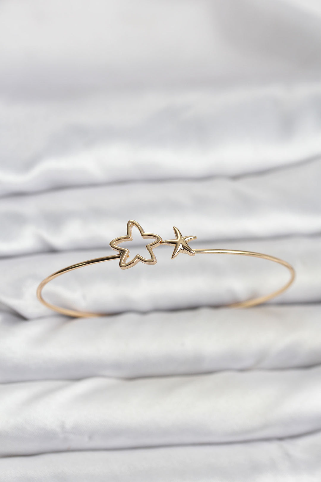 EBJ Star Model Gold Color Bracelet - Níkaia