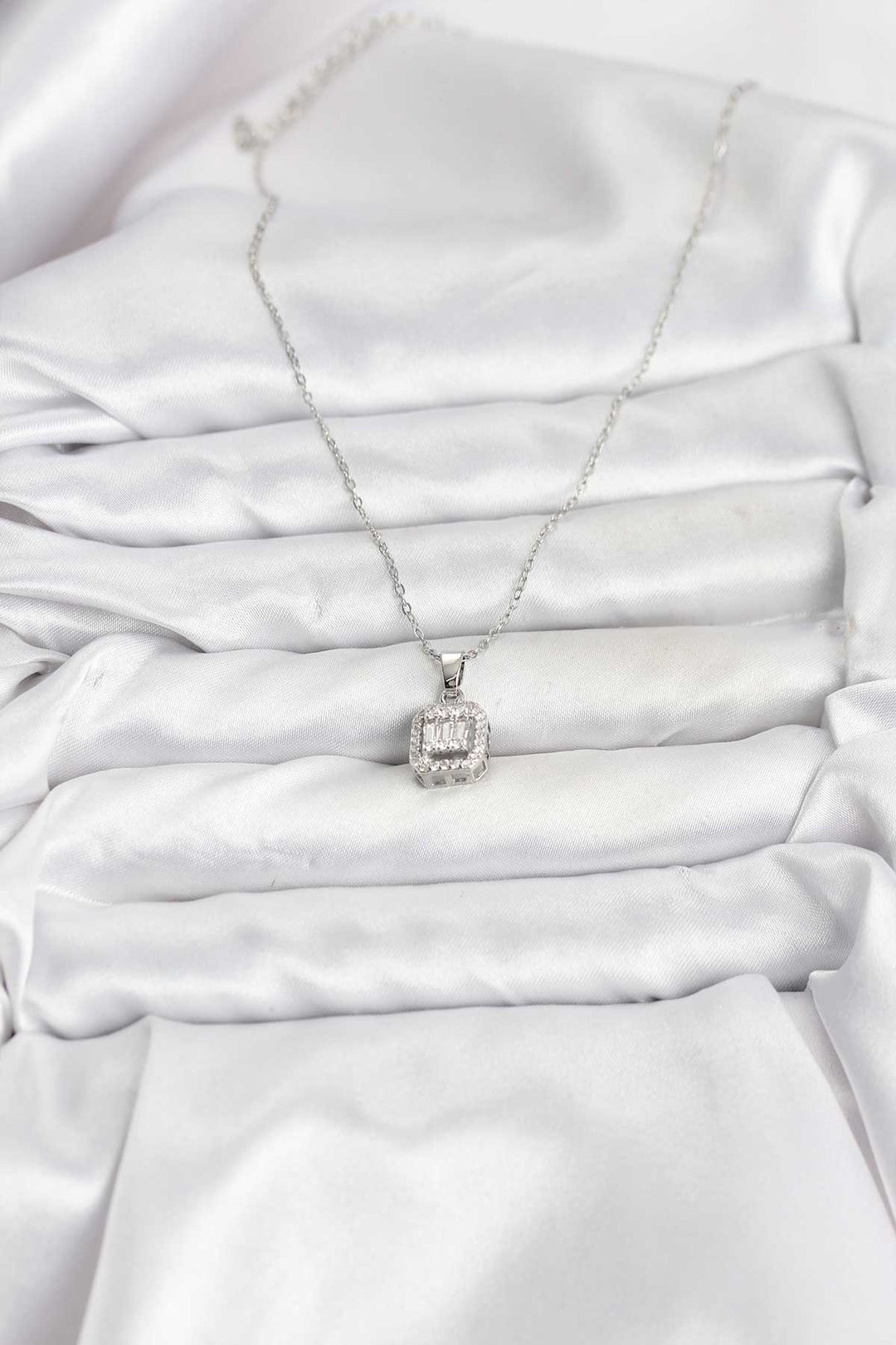 EBJ 316L Stainless Steel Chain Silver Color Baguette Model Women's Necklace - Barnstable