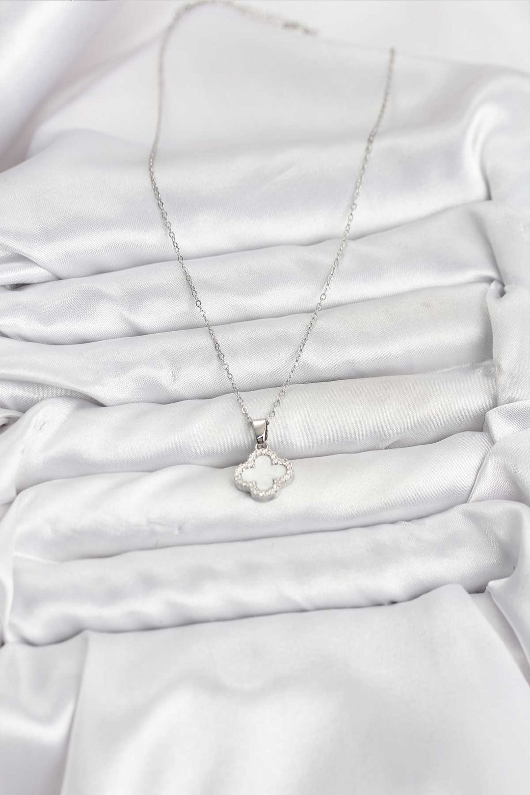 EBJ 316L Çelik Zincir Gümüş Renk Sedefli Yonca Kadın Kolye - Missoula