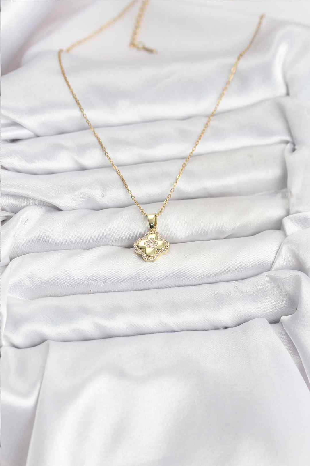 EBJ 316L Çelik Zincir Gold Renk Zirkon Taşlı Yonca Model Kadın Kolye - Glenview