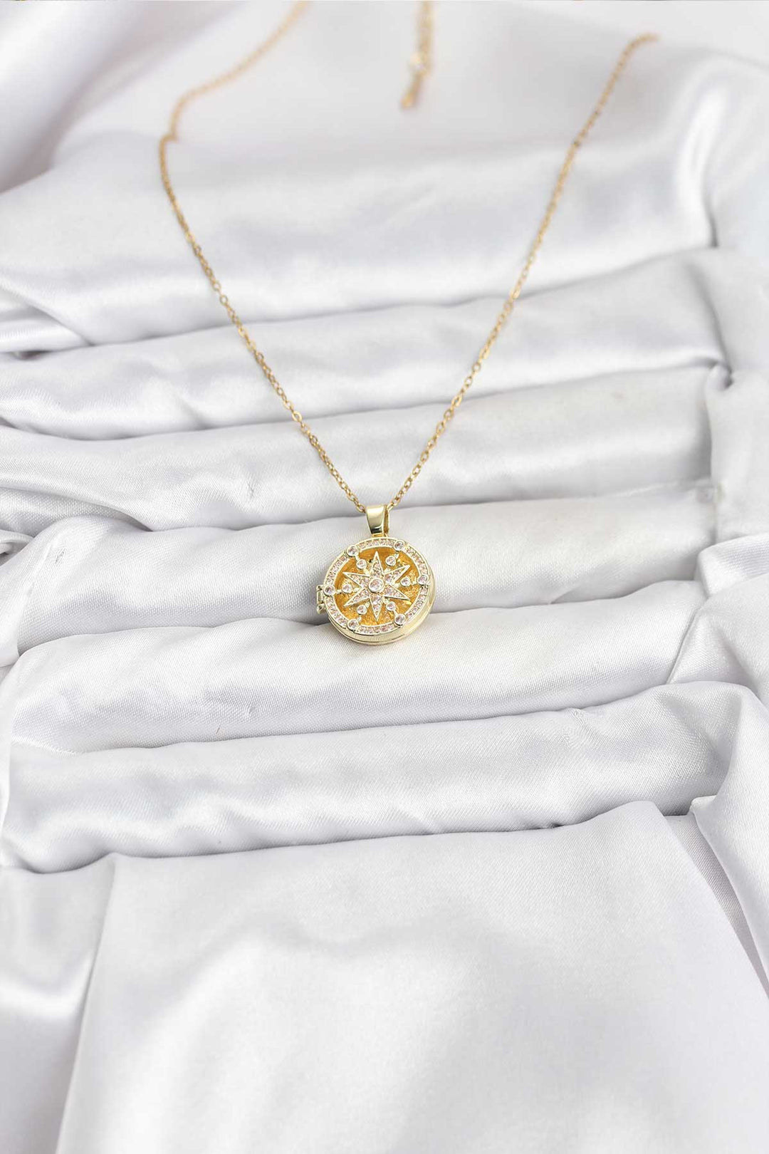 EBJ 316L Çelik Zincir Gold Renk Kutup Yıldızı Kapaklı Model Kadın Kolye - Henderson