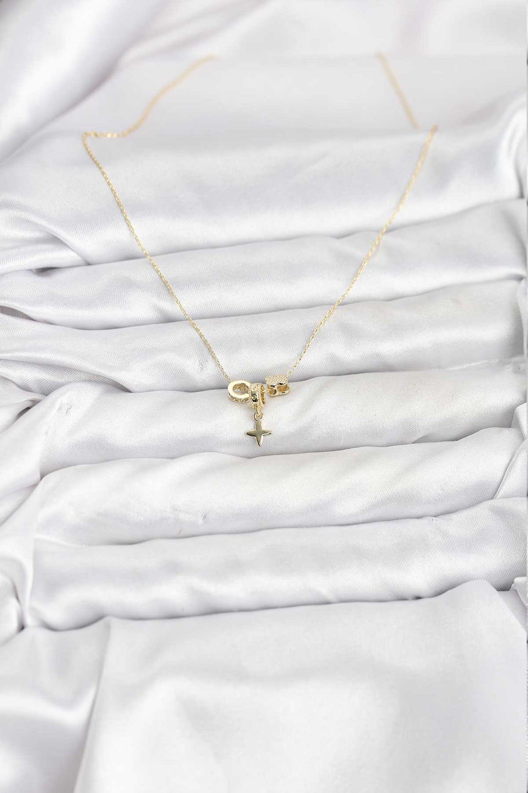 EBJ Gold Renk Pirinç Minimal Charmlı Kadın Kolye - Dublin