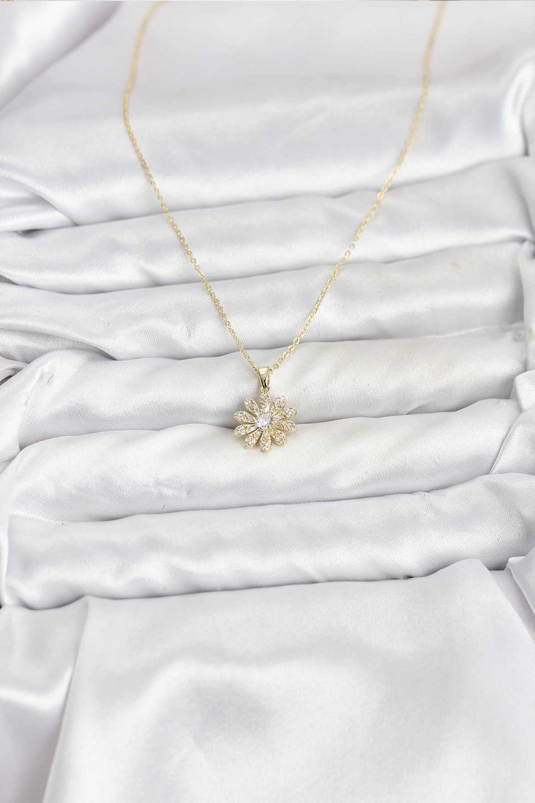 EBJ Rice Gold Color Flower Pattern Women's Necklace - Murrieta