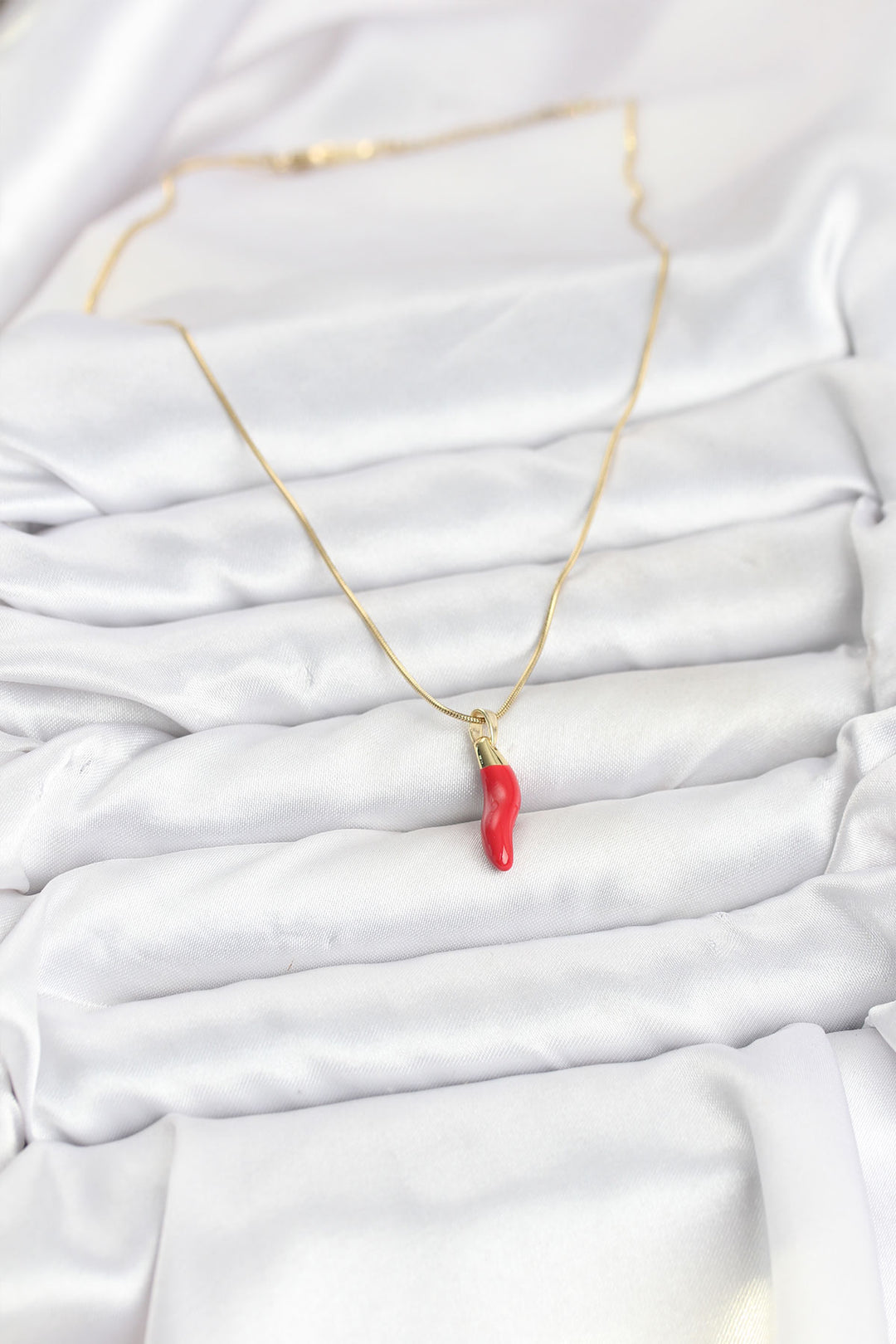 EBJ 316L Çelik Gold Renk Kapya Kırmızı Biber Model Kadın Kolye - Bristol