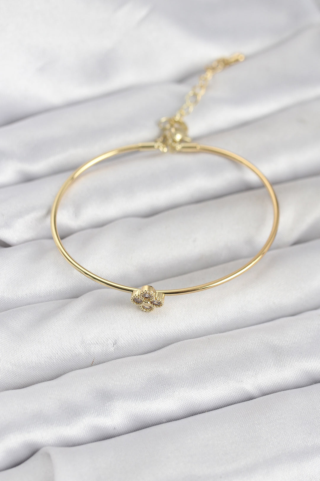 EBJ Clover Model Gold Color Women's Bracelet with Zircon Stone - Coquitlam