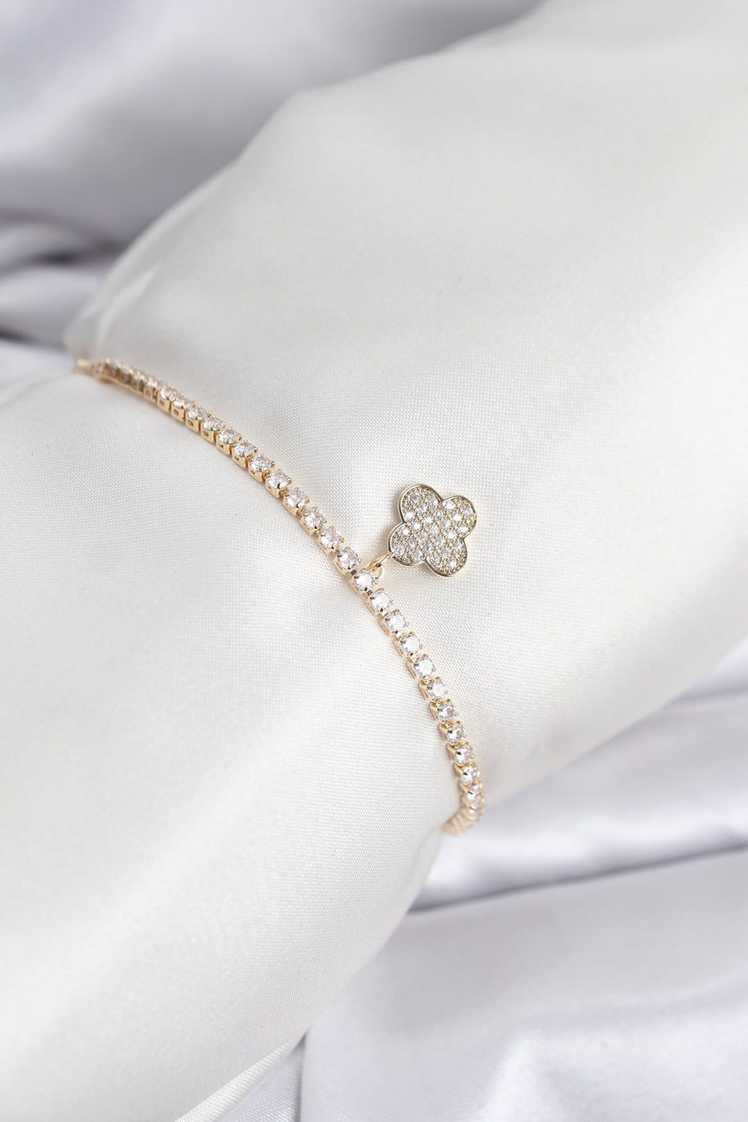 EBJ Clover Model Zircon Stone Gold Color Elevator Waterway Bracelet - Dunfermline