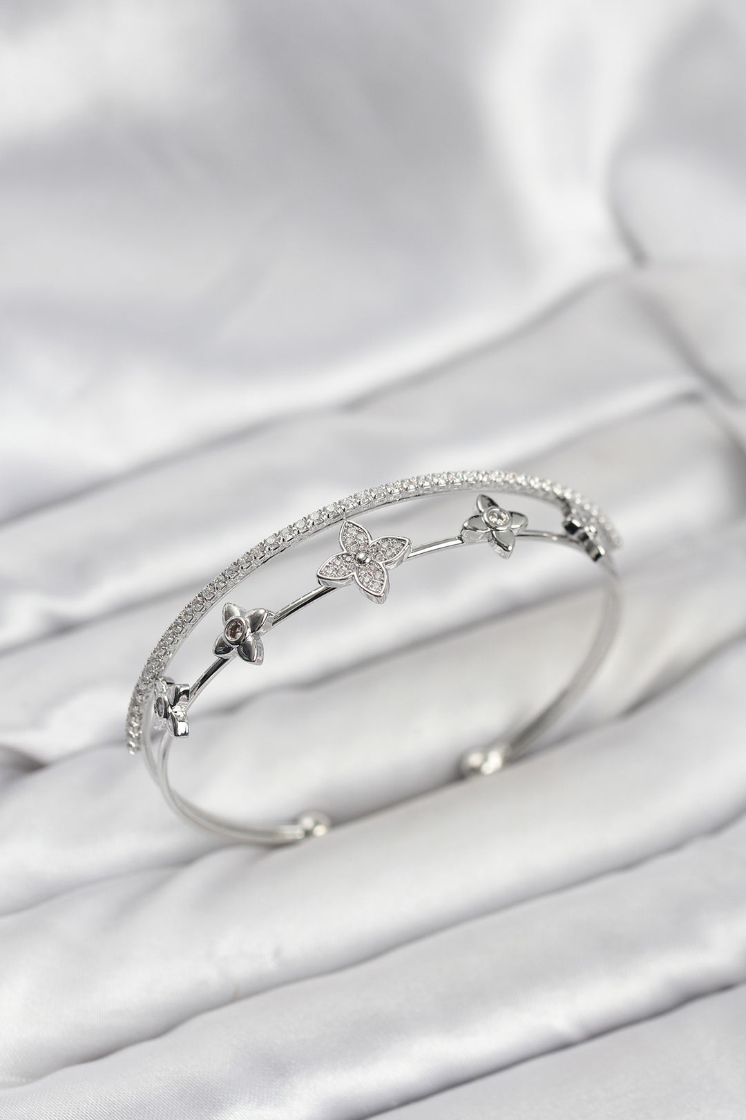 EBJ Rice Silver Color Flower Pattern Women's Bracelet - Dunstable