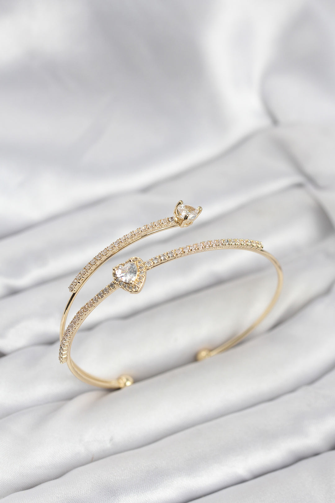 EBJ Heart Model Brass Gold Color Women's Bracelet - Victoria