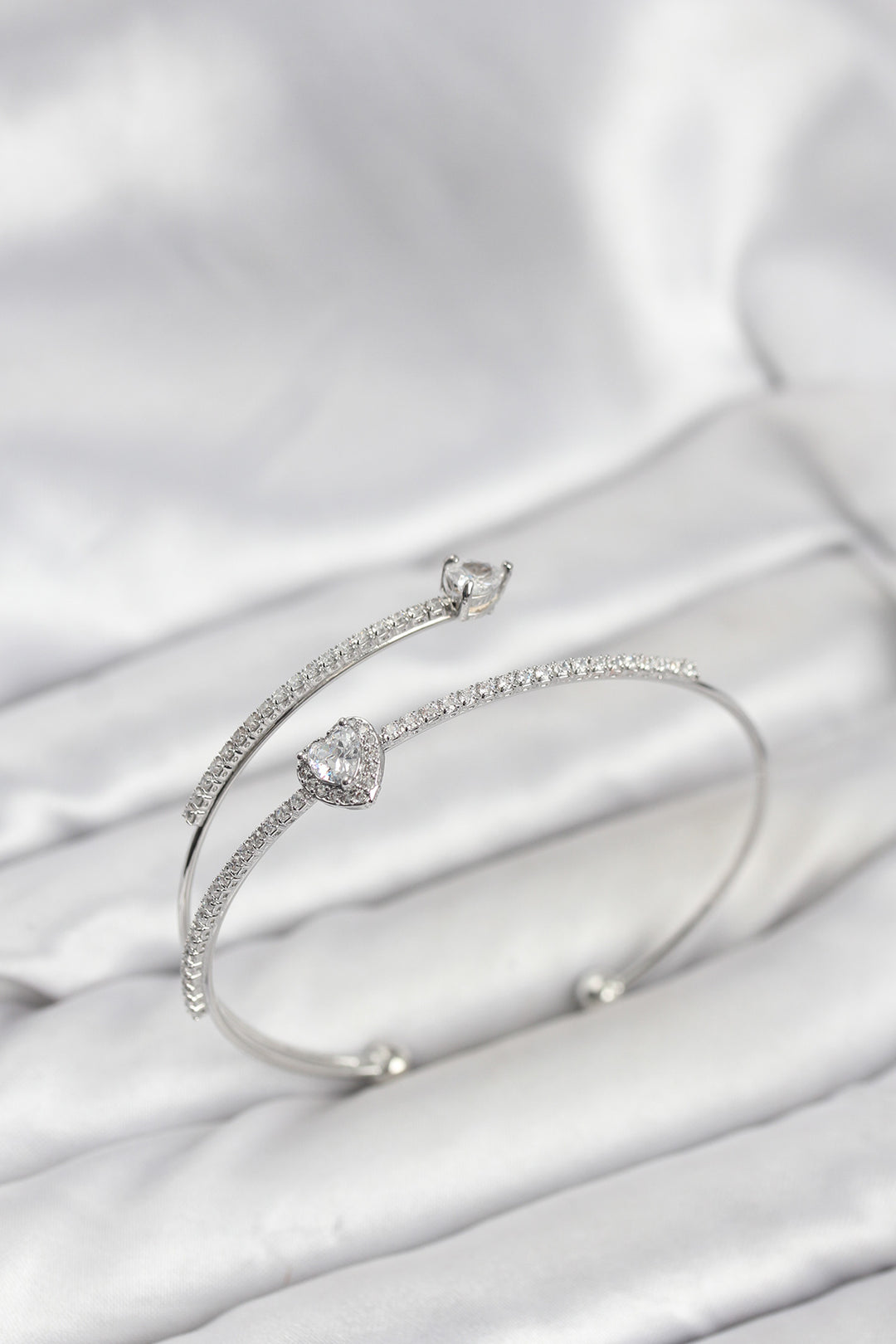 EBJ Heart Shaped Brass Silver Color Women's Bracelet - Berlin