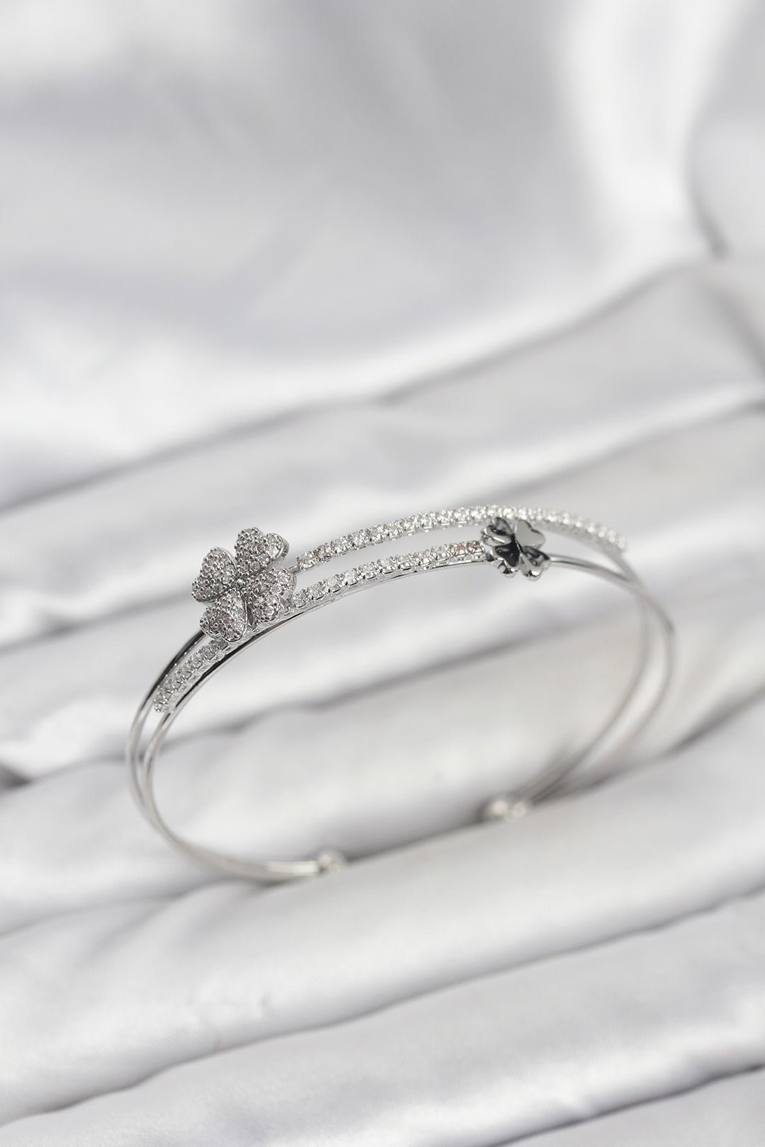 EBJ Rice Silver Color Clover Model Women's Bracelet - Tiraspol