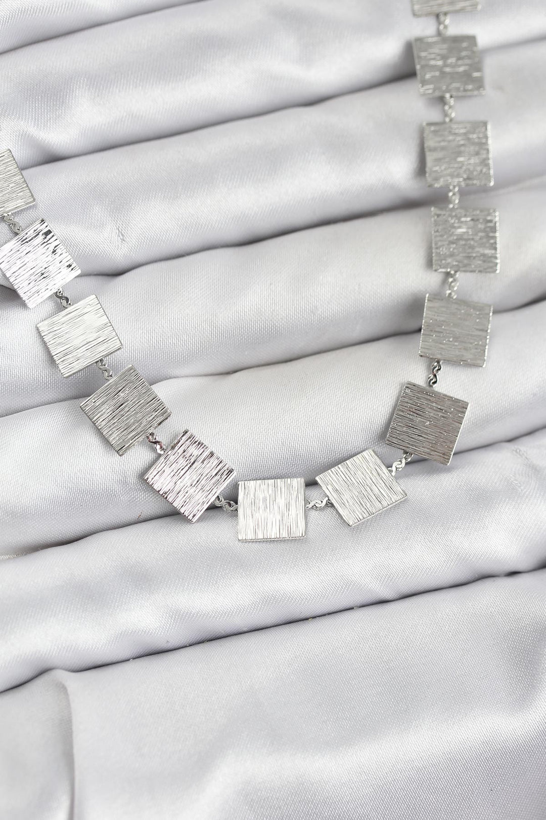 EBJ Square Plate Model Silver Color Women's Necklace - Logroño