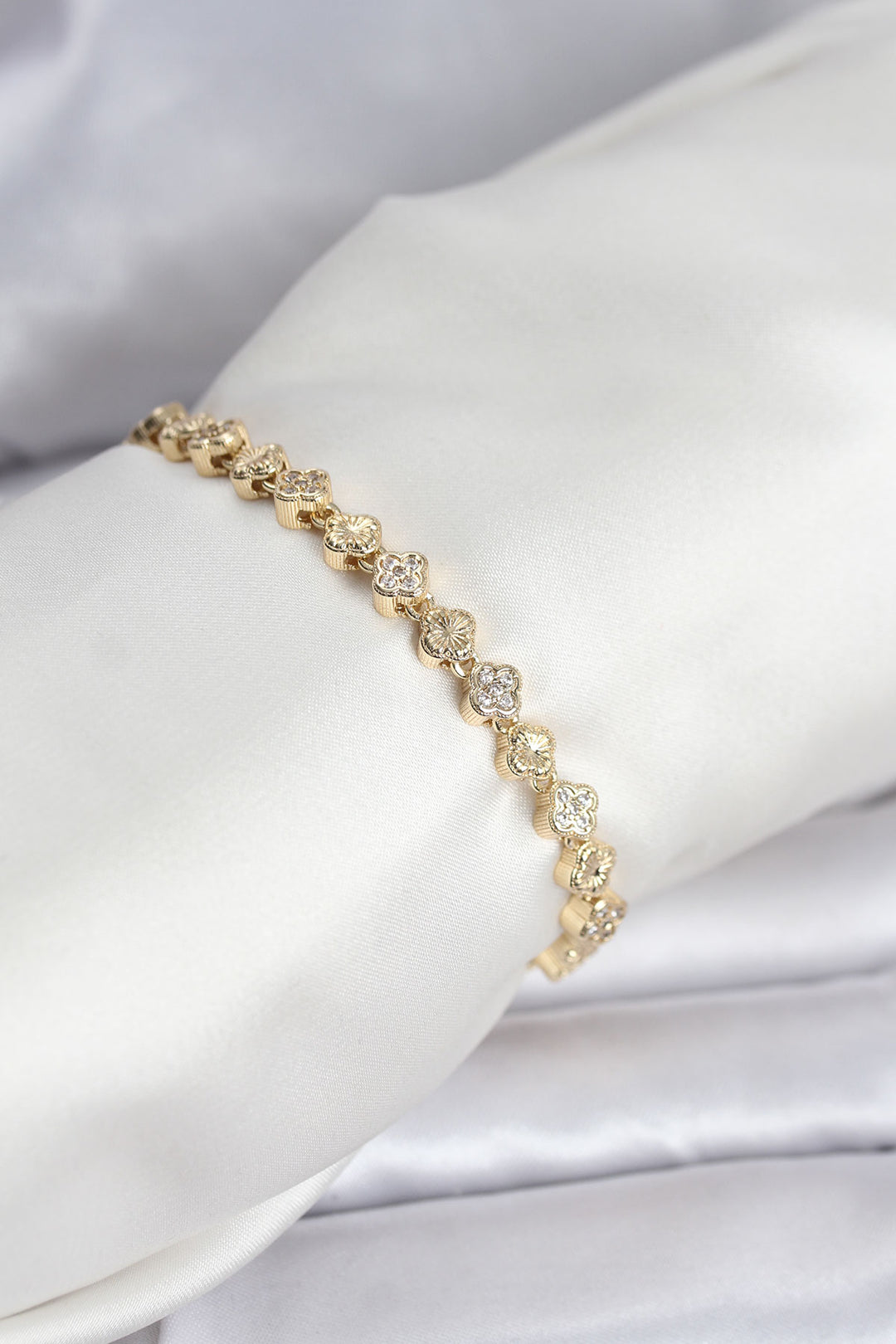 EBJ Rice Gold Color VIP Series Sequential Clover Model Zircon Stone Women's Bracelet - Lower Merion