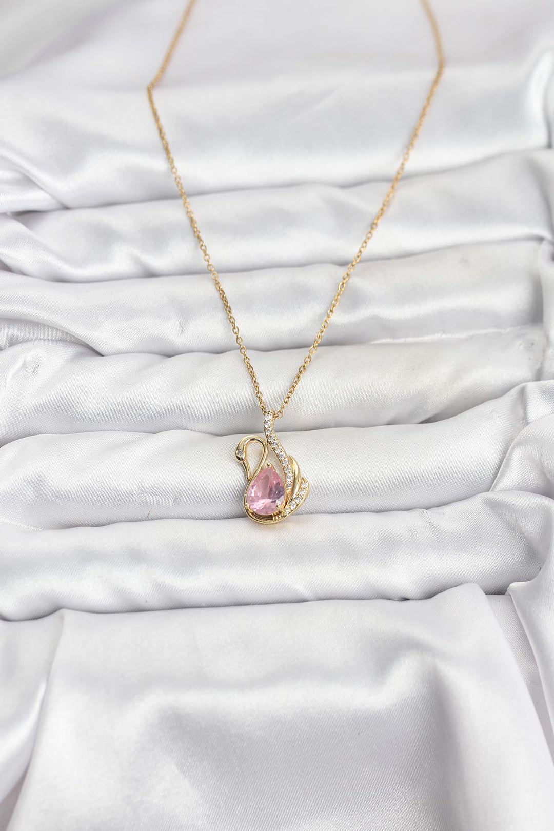 EBJ 316L Çelik Zincir Gold Renk Pembe Kuğu Model Zirkon Taşlı Kadın Kolye - Stretford