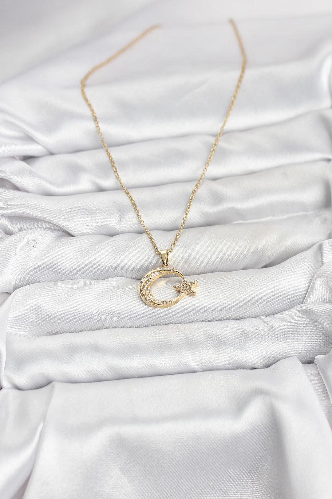 EBJ 316L Steel Chain Gold Color Crescent Star Model Necklace with Zircon Stone for Women - Chilpancingo