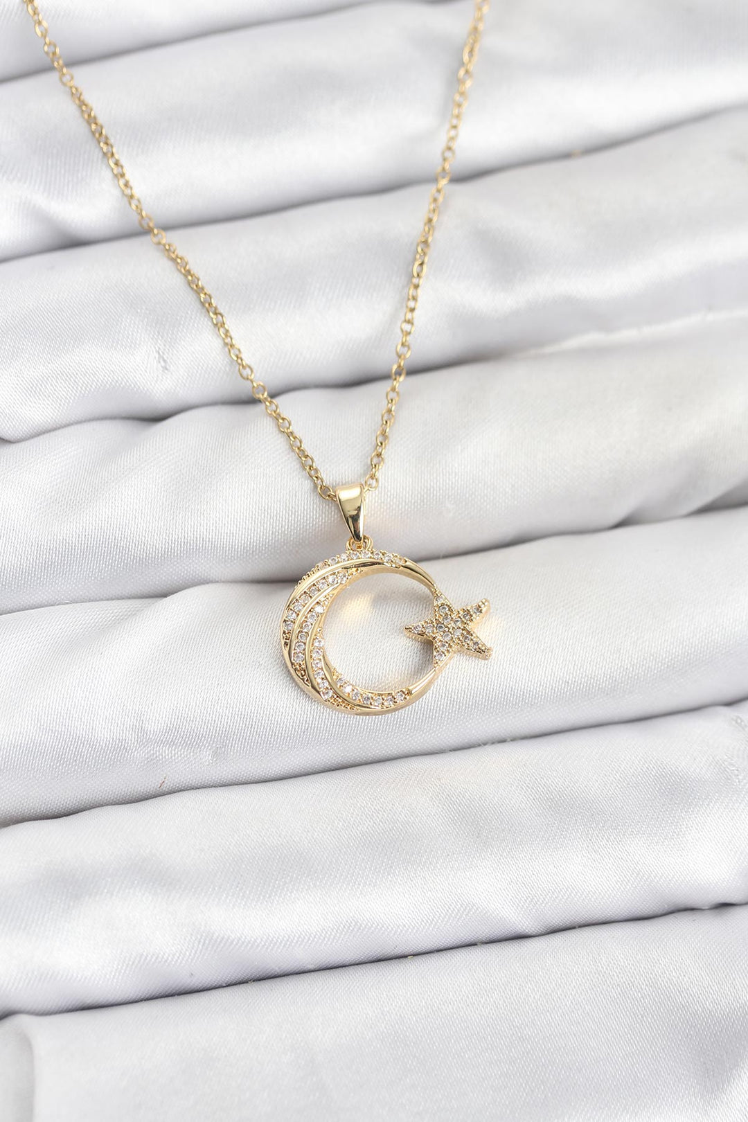 EBJ 316L Steel Chain Gold Color Crescent Star Model Necklace with Zircon Stone for Women - Chilpancingo